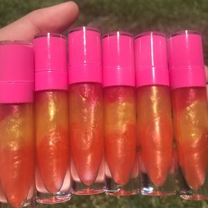 Sunset vibes 🌅 lipgloss